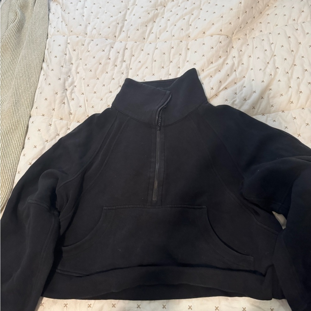 Lululemon Cropped Scuba half zip